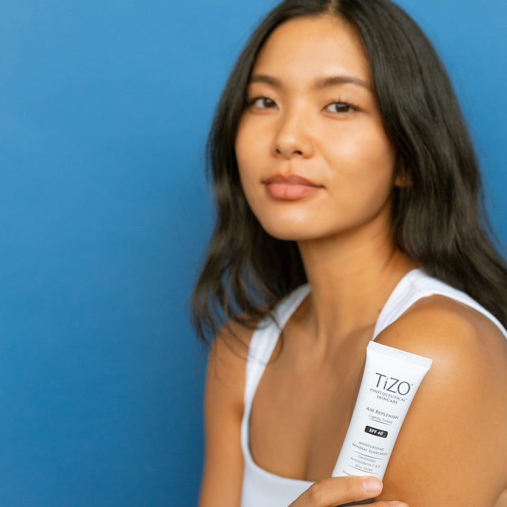 AM Replenish Lightly Tinted